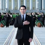 Hormatly Prezidentimiz Türkmenistanyň Konstitusiýasynyň we Döwlet baýdagynyň güni mynasybetli baýramçylyk dabaralaryna gatnaşdy