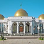 Türkmenistanyň orta mekdepleriniň uçurymlaryna, mugallymlaryna we ähli bilim işgärlerine